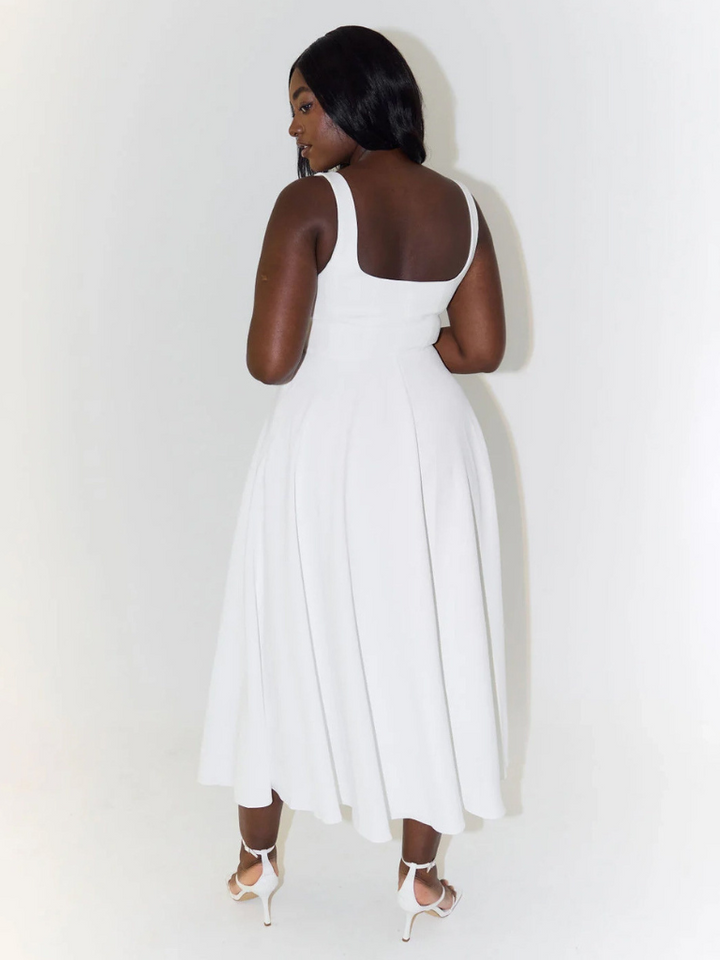 Stylish women's midi dress, square neck, A-line, perfect for versatile summer fashion.