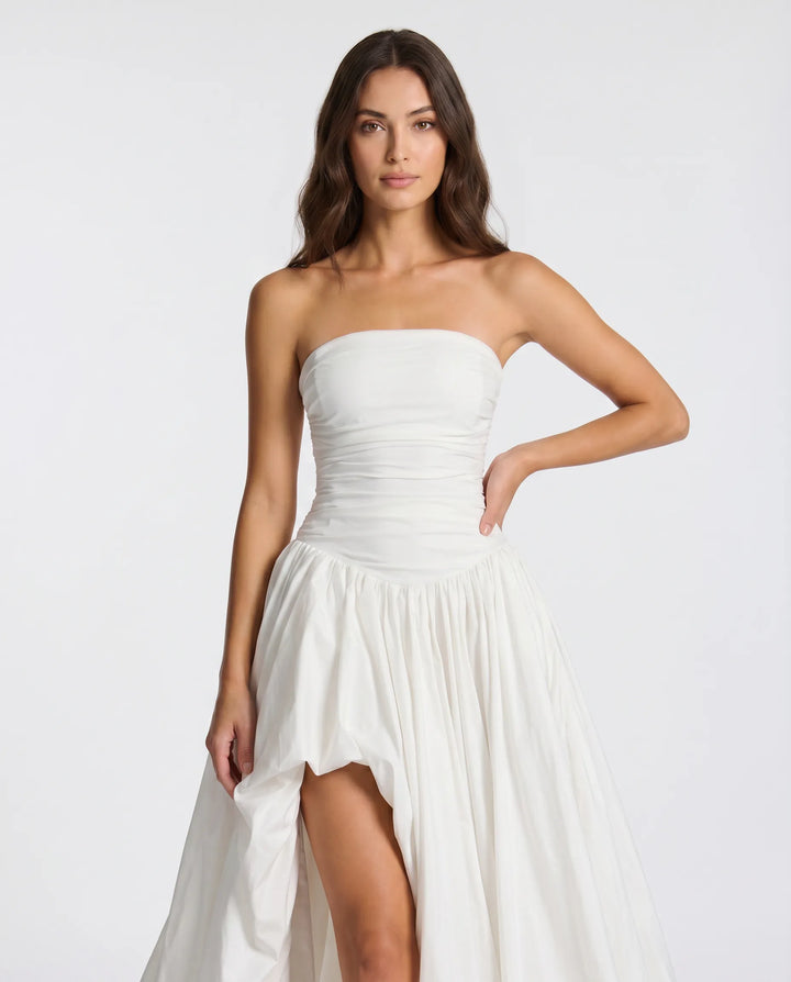 Women's elegant maxi dress, a sophisticated statement evening gown for cocktail parties.