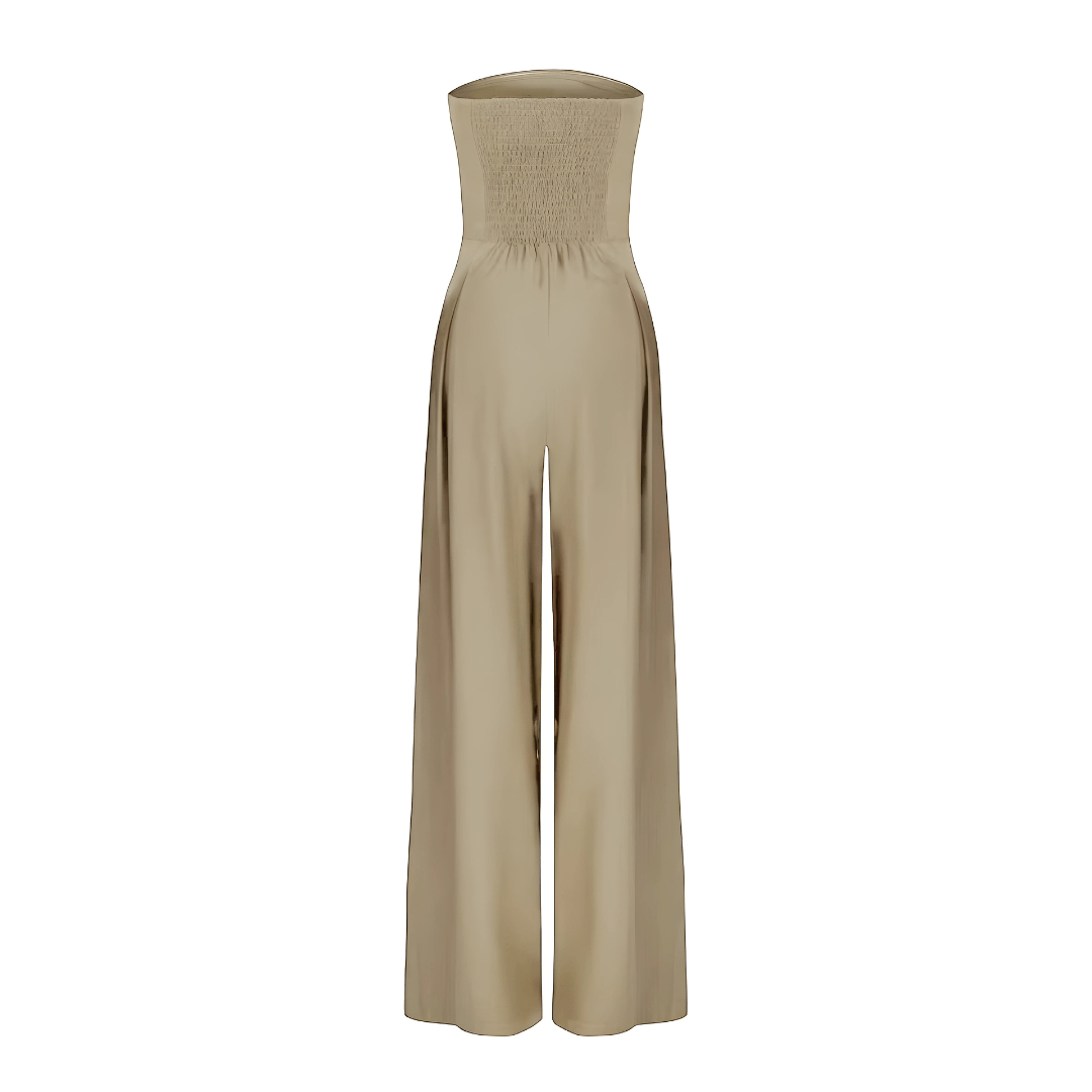 Fitted women's strapless jumpsuit with high waist and wide leg for an elegant, chic look.