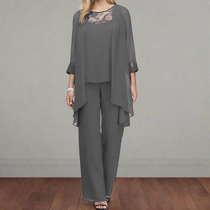 Women's elegant three-piece suit, loose-fitting for comfort at special occasions. Chic and versatile party wear.