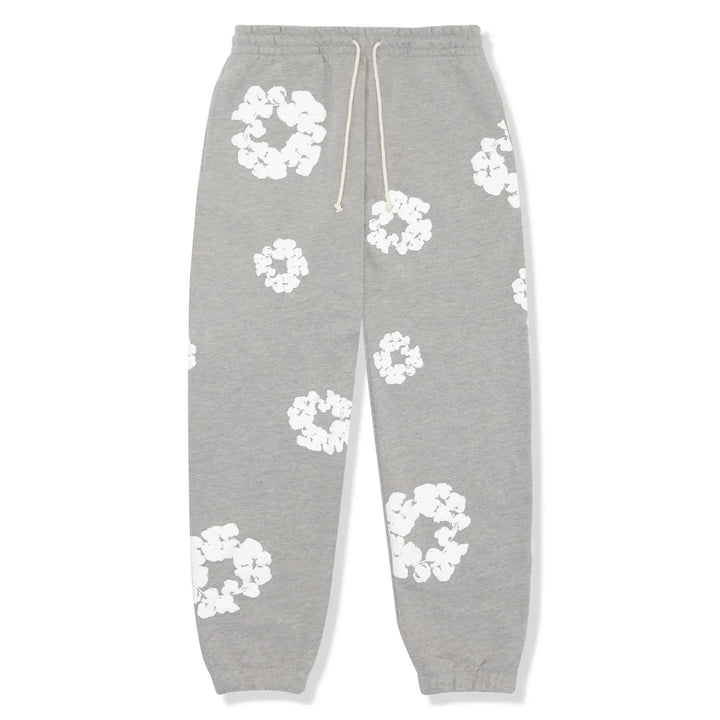 Women's two-piece loungewear set in an elegant tracksuit design, perfect for cozy comfort.