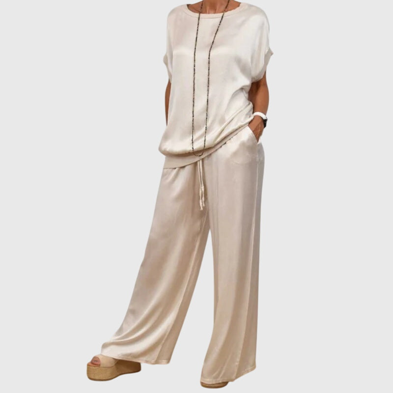 Elegant women's two-piece loungewear set with wide-leg pants for sophisticated comfort and style.