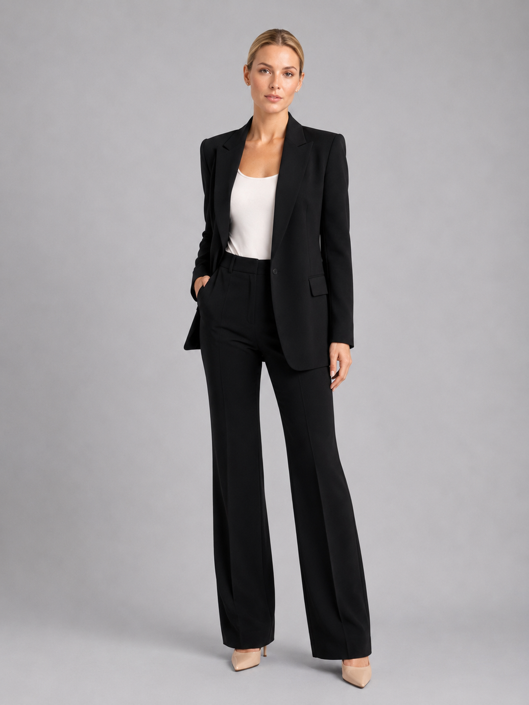 Comfortable yet elegant women's trouser suit, a stylish choice for all formal and semi-formal events.