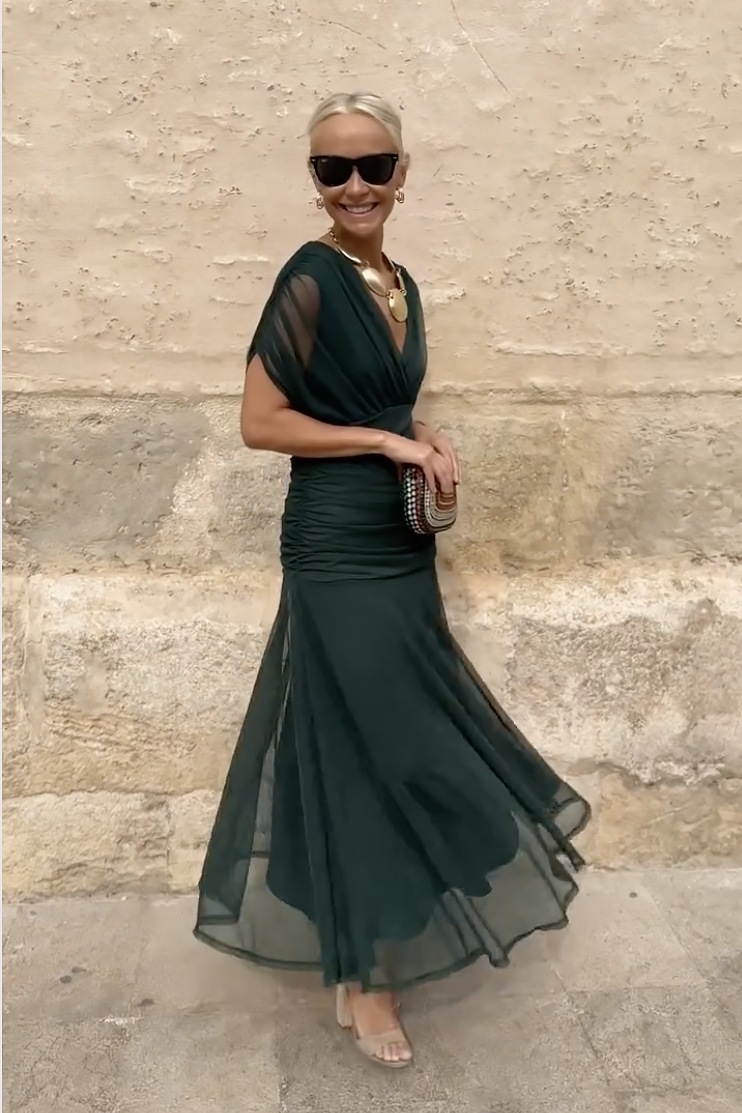 Women's green gradient V-neck maxi dress. Elegant formal wear for evening parties & special occasions.