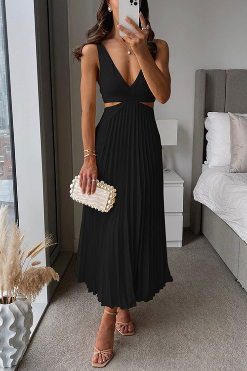 Sophisticated long V-neck maxi dress for women, with elegant pleats, ideal as an evening gown.