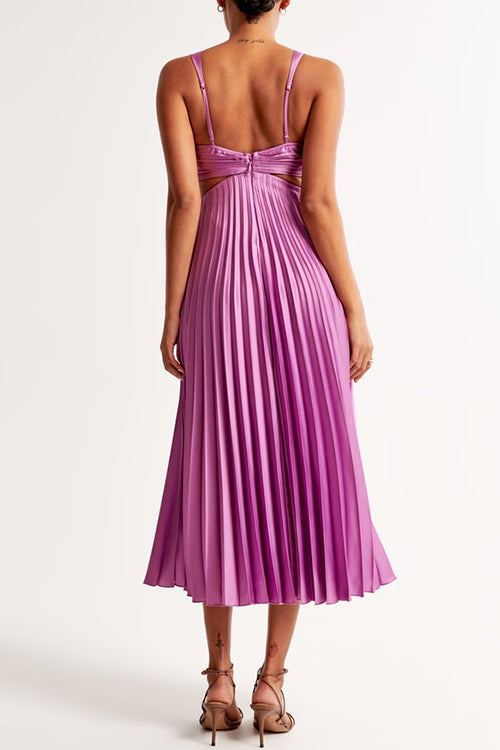 Sophisticated women's V-neck long dress, pleated and elegant, suitable for evening parties.