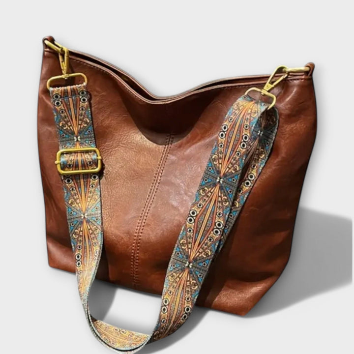 Elegant women's vintage shoulder bag in classic style, perfect for everyday fashion. A timeless, chic accessory.