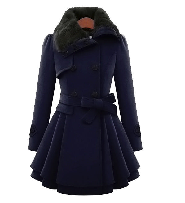 Sophisticated women's long trench coat in vintage style, featuring a double-breasted design and chic faux fur accents.