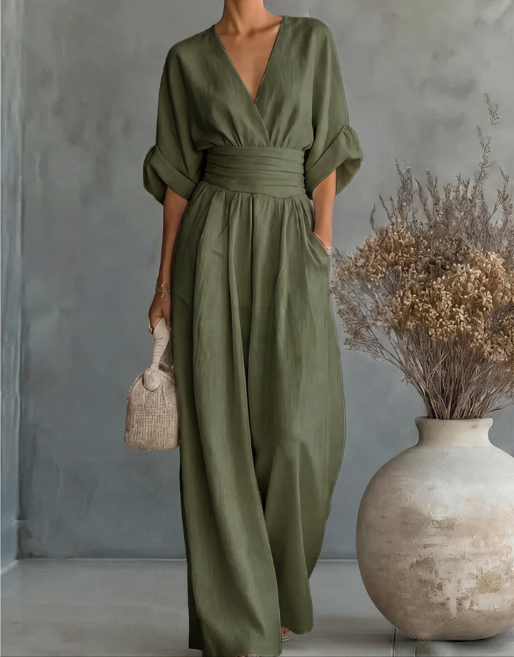 Comfortable & elegant women's wide-leg jumpsuit, perfect for a chic and versatile look.