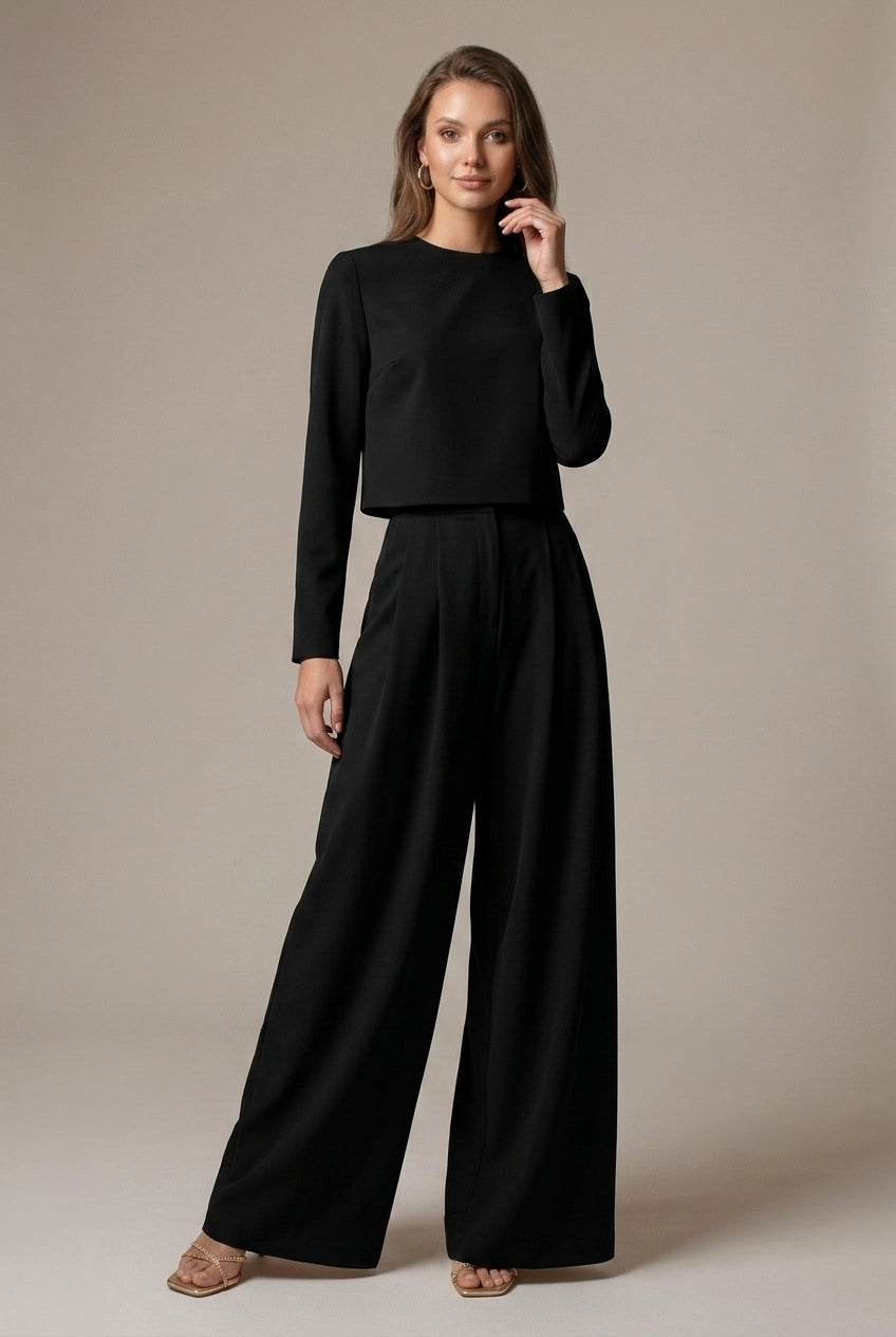 Versatile women's wide leg palazzo outfit set. Coordinated two-piece with long sleeves for effortless style.