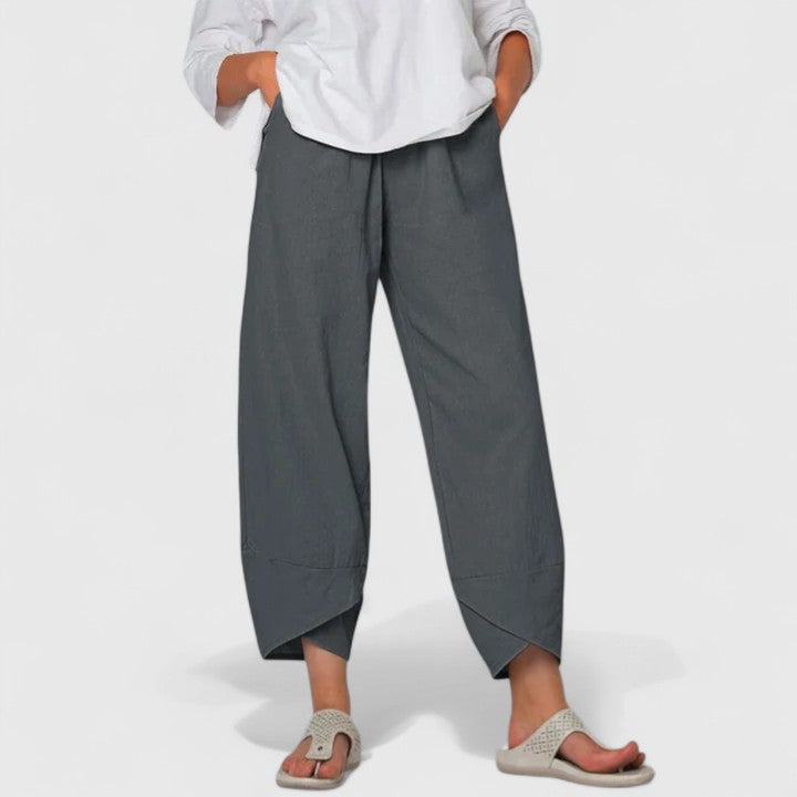 Elegant women's wide-leg trousers, offering stylish comfort for versatile wear.