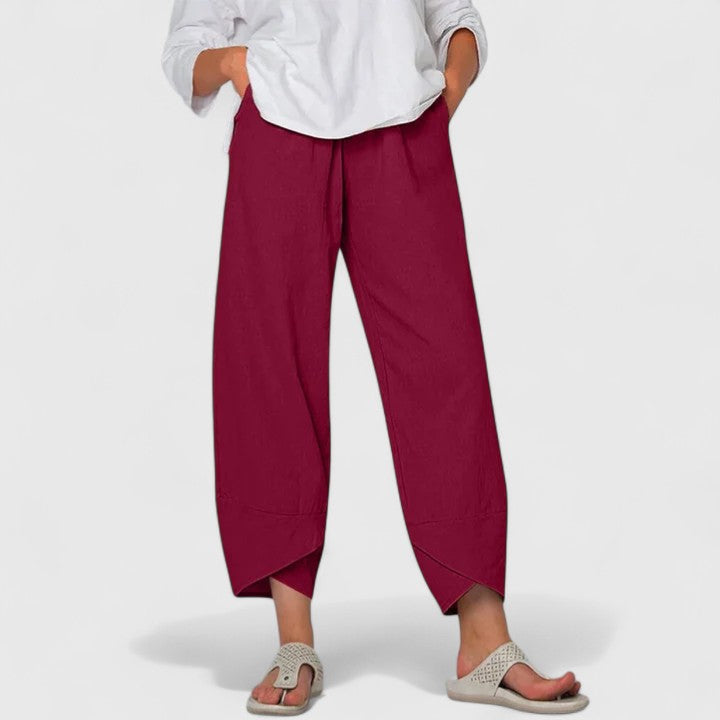 Comfortable wide-leg pants for women, perfect for casual fashion or elegant occasions.
