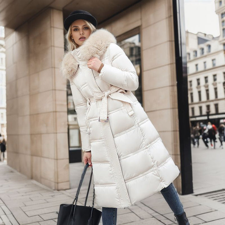 Stylish women's coat with a removable hood, chic and comfortable.