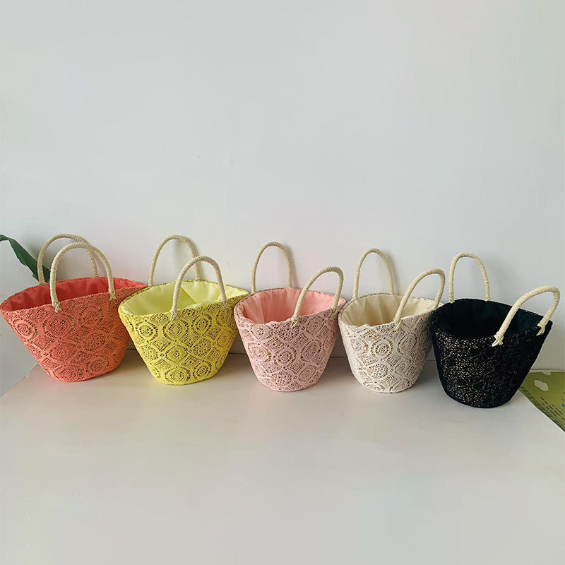 Chic natural straw woven tote bag, a versatile women's fashion accessory.