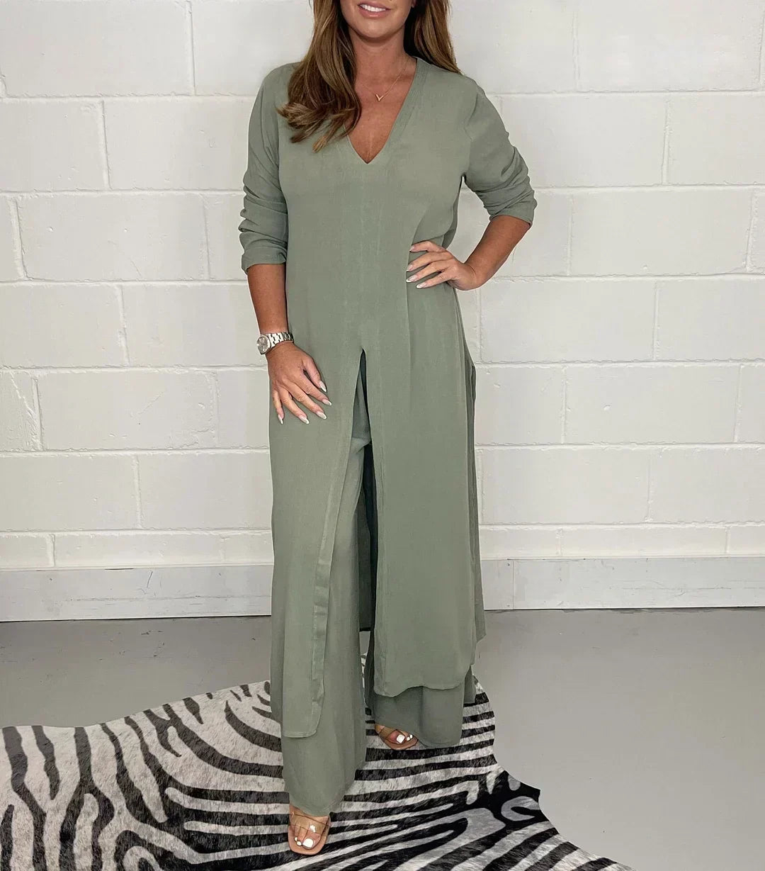 Full view of women's relaxed V-neck long sleeve two-piece loungewear set for autumn spring.