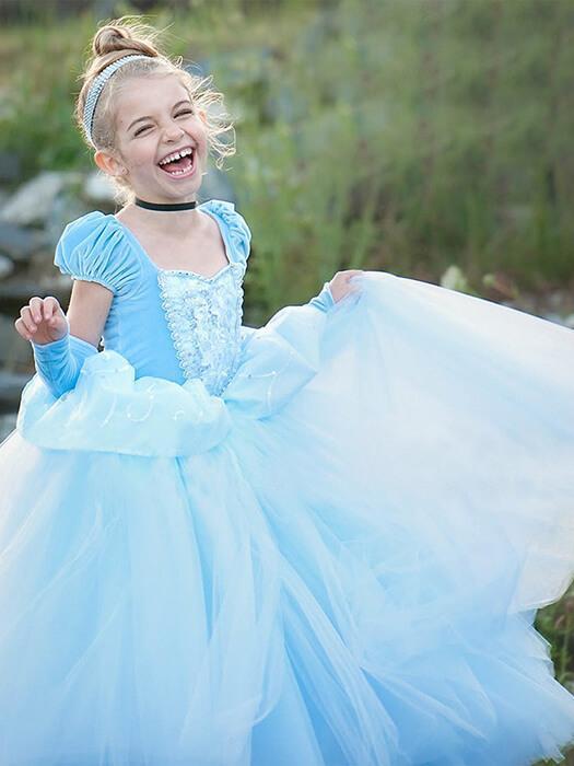 Girls' Cinderella princess dress in blue with glitter details, perfect for magical parties & fairytale costumes.