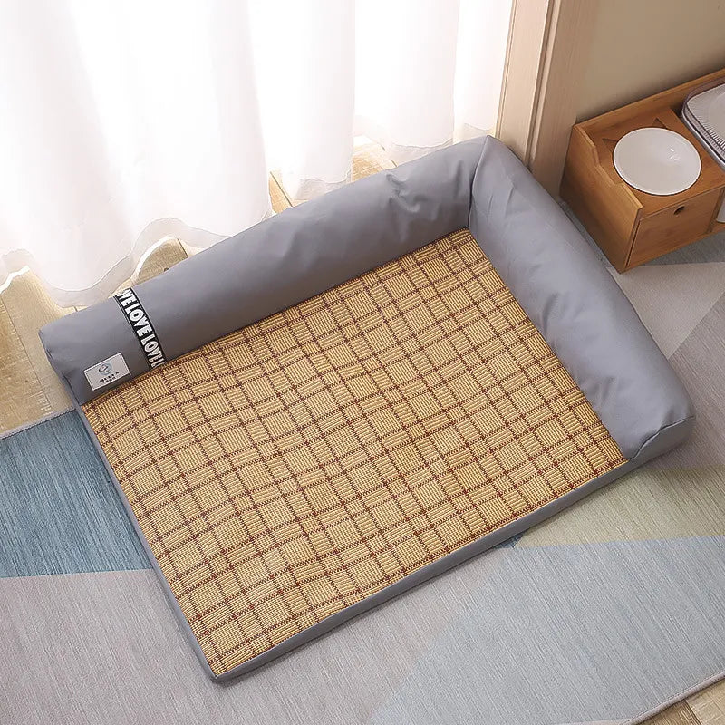 Green soft-edge pet bed, ideal for cozy naps & comfort for cats and small dogs. Pet accessory.