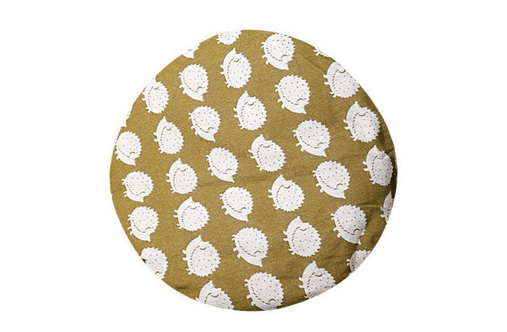 Soft and sturdy cotton rope cat bed, blending scratching and resting features.