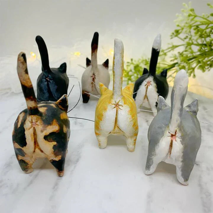 Handmade festive cat ornament. Adorable animal Christmas tree decor, ideal holiday gift for pet enthusiasts.