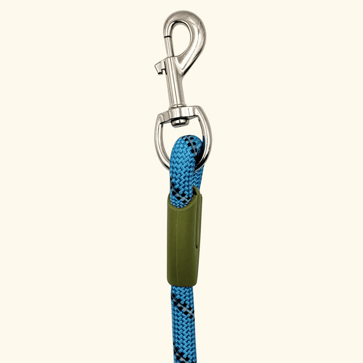 Stylish reflective hands-free dog leash, essential pet supply for running with large dogs.