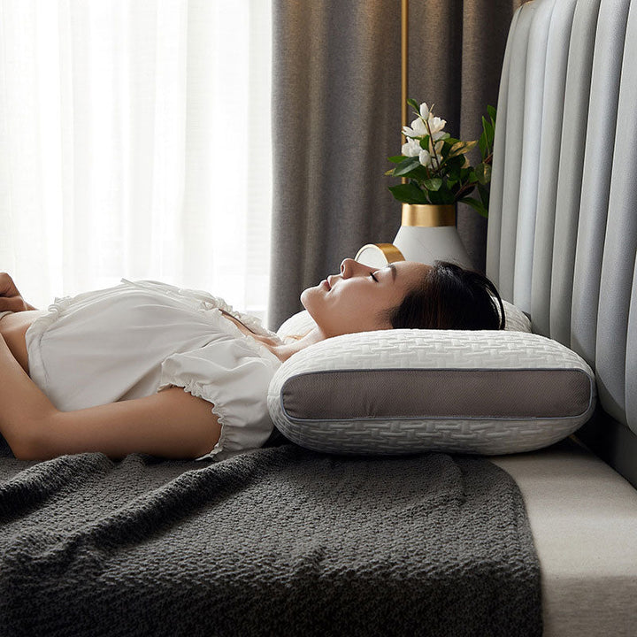 Comfortable hybrid sleep pillow, a sleep aid for back & side sleepers with essential neck support.