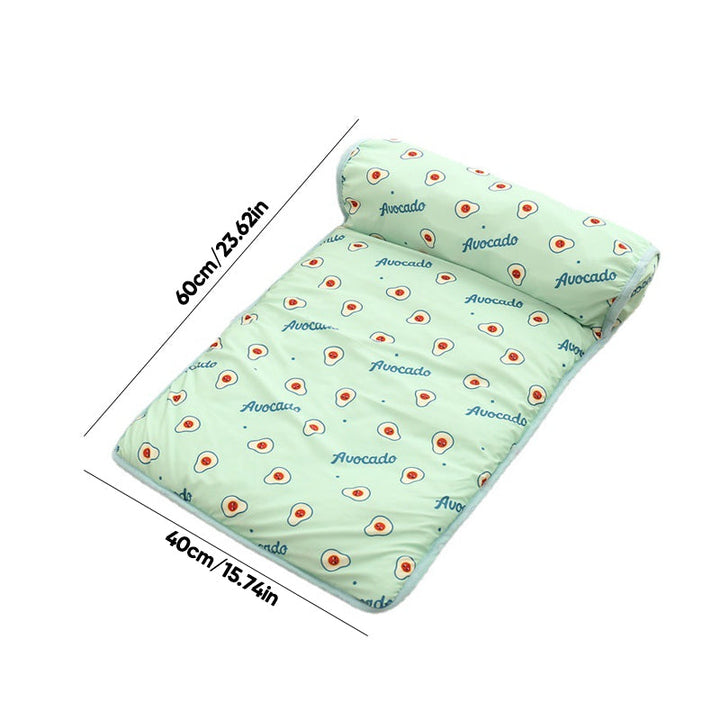 Portable pet mat: ice silk cool pad for dogs & cats. Easy to clean & perfect for travel.