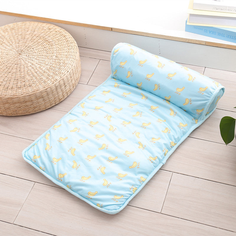 Pet comfort: ice silk cooling pad for small dogs & cats. Ideal for year-round use & hot weather.