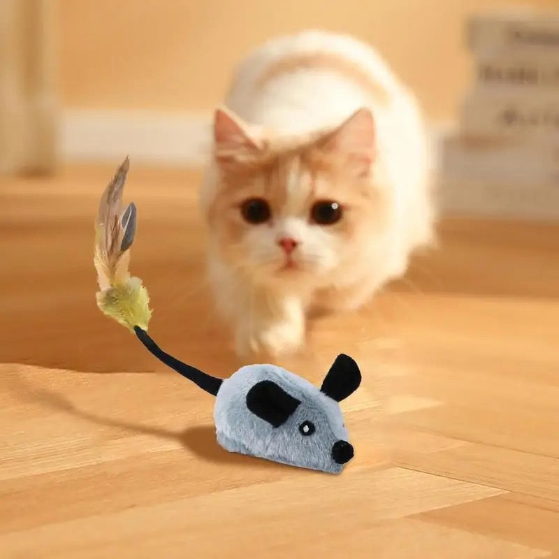 Electronic cat toy: realistic mouse design for engaging playtime and keeping cats active. Pet supplies.