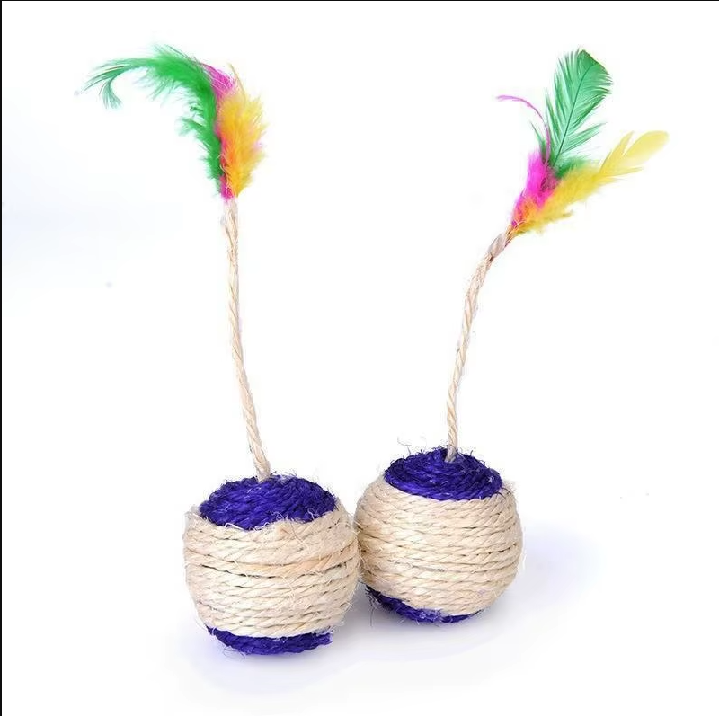 Multi-textured cat toy ball: sisal rope for scratching, soft feathers for batting, ensuring enriching play.