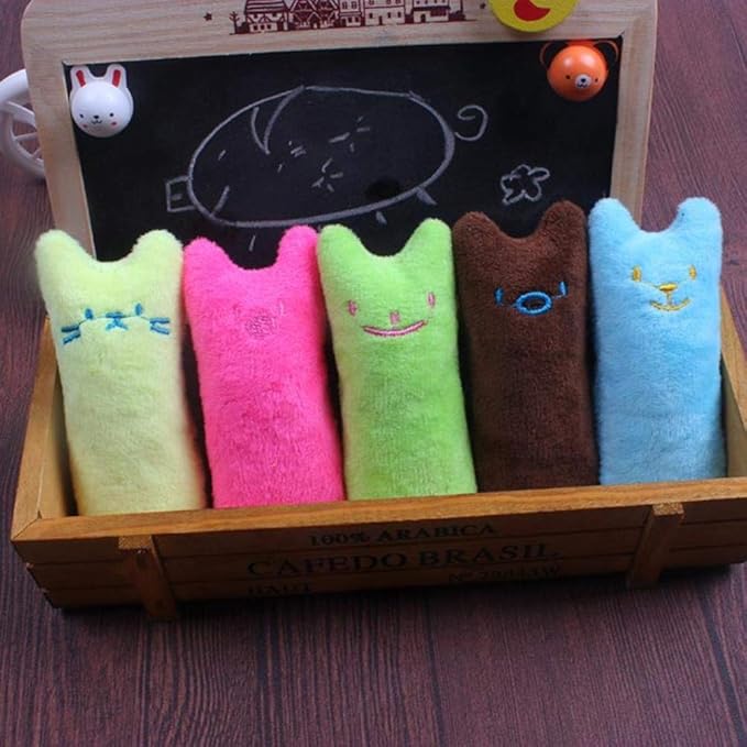 Tough & durable catnip chew toy for aggressive chewers; ideal for cat play.