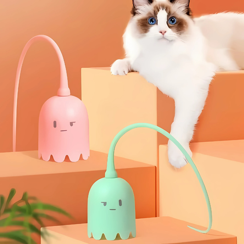 Interactive rotating cat toy with feather teaser for indoor play, USB rechargeable