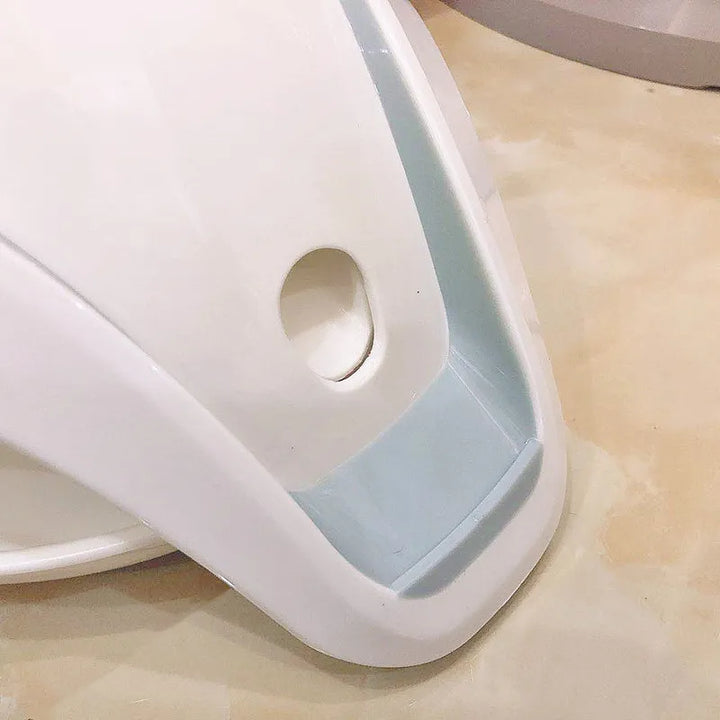 Innovative slow feeder bowl, a challenging puzzle game for pets to encourage slower eating and reduce gulping.