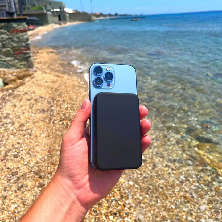 Efficient magnetic wireless power bank, ensuring reliable portable charging for iPhone.