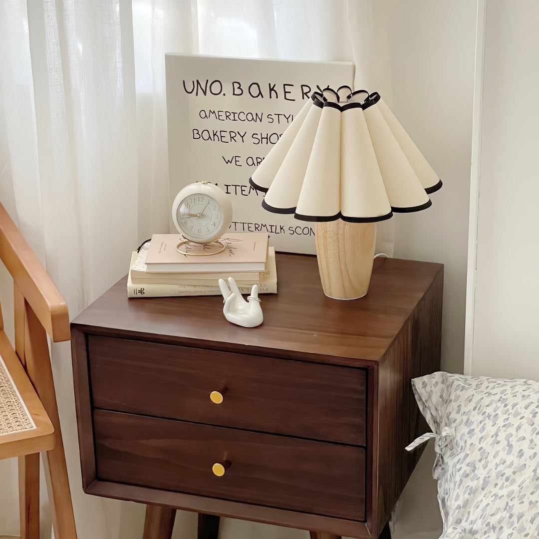 Kaianas Fluted Accent Table Lamp, combining modern design with vintage charm for sophisticated lighting.