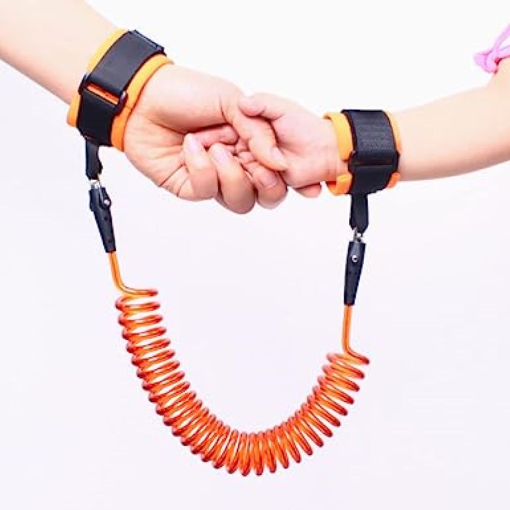 Anti-lost wristband for toddlers, a safe harness for outdoor adventures.