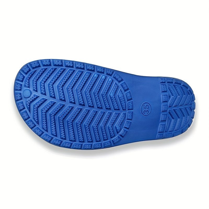Fun and safe children's shoes: anti-slip clogs that illuminate after dark.