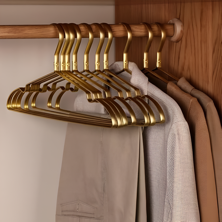 Close-up of a sturdy black velvet anti-slip hanger, ideal for keeping delicate clothes wrinkle-free and organized.