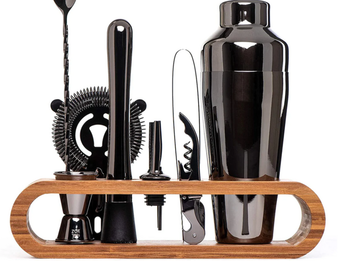 Luxury cocktail set, a perfect gift for mixology enthusiasts and home bar owners.