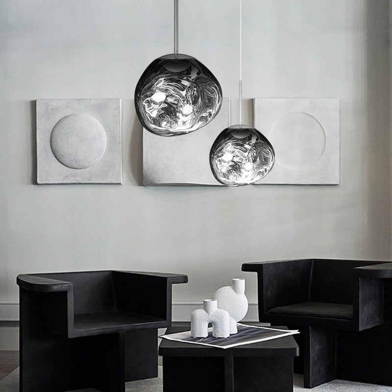 The warm brown Melt pendant lamp, a perfect blend of style and organic sculptural art.