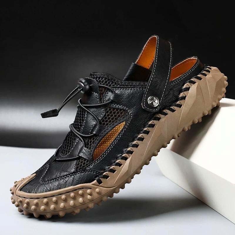 Versatile men's sporty sandals with adjustable straps, ideal for summer, beach, & casual wear.