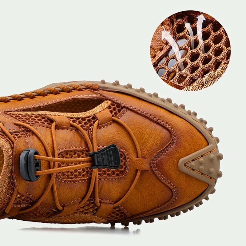 Stylish men's casual sporty sandals with adjustable straps & cushioned footbed for summer comfort.