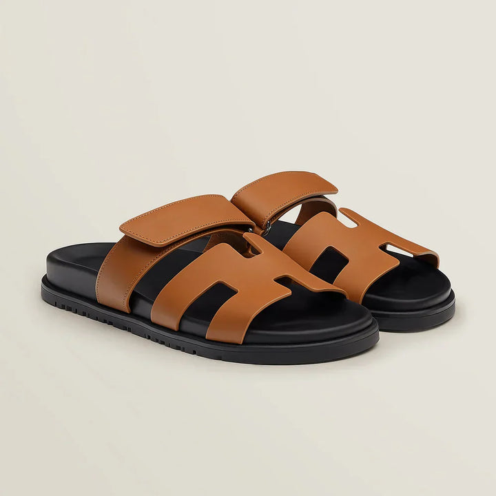 Man wearing comfortable mens summer sandals for casual wear