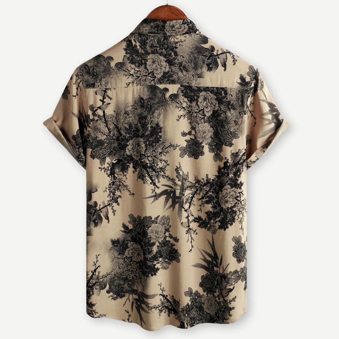 Stylish men's vintage blossom short sleeve shirt. Floral print, perfect for summer fashion, casual outfits.