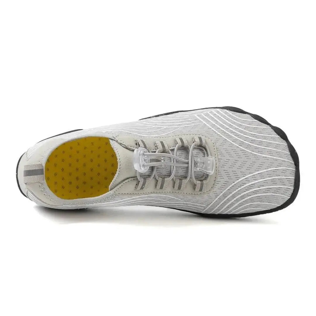 Men's casual lace-up shoes for a natural stride