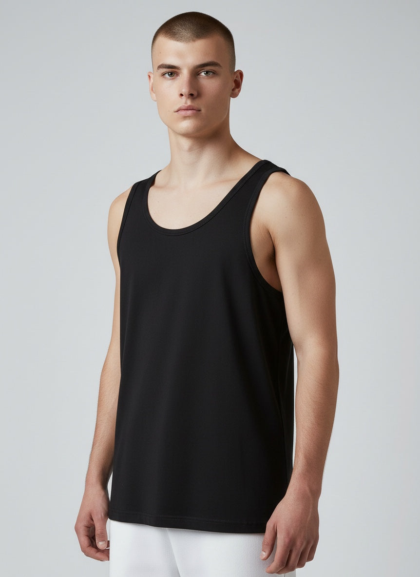 Sportswear: men's breathable sleeveless shirt for summer training and fitness.