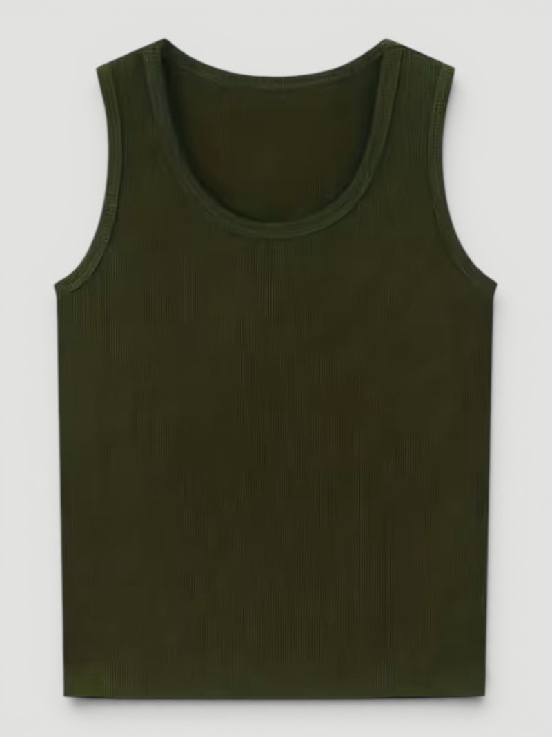 Summer workout gear: men's sleeveless tank top for ultimate comfort & performance.