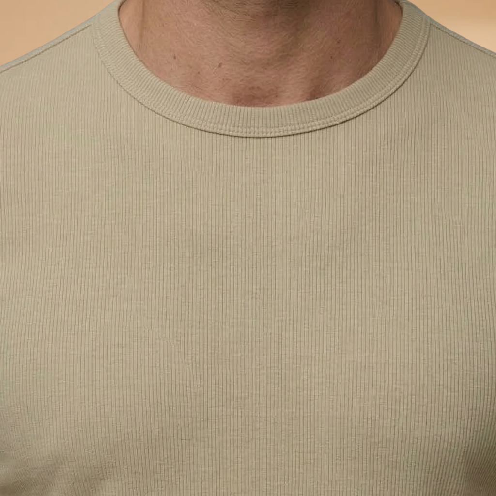 Lightweight men's fitness tee, a quick-dry training shirt for running, gym, and all active sports.