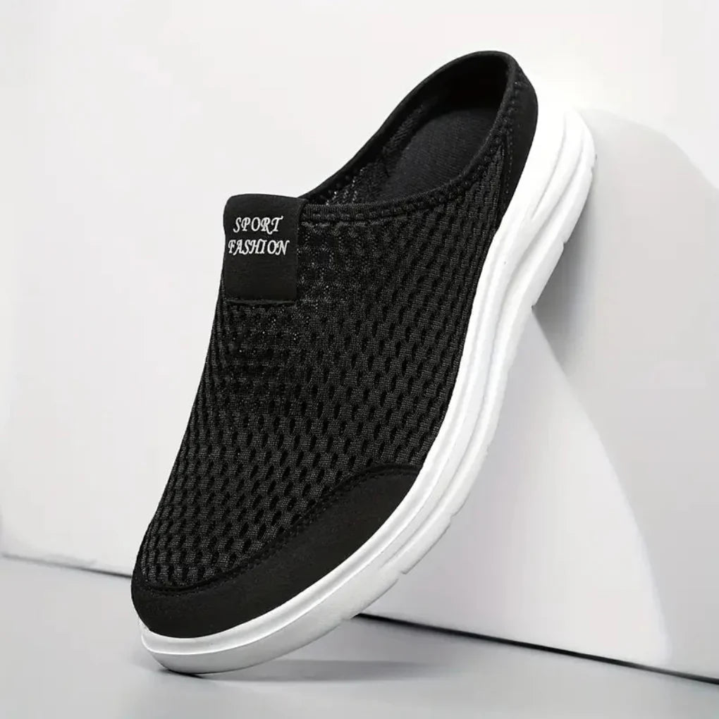 Breathable and lightweight men's slip-on summer sandals with non-slip sole