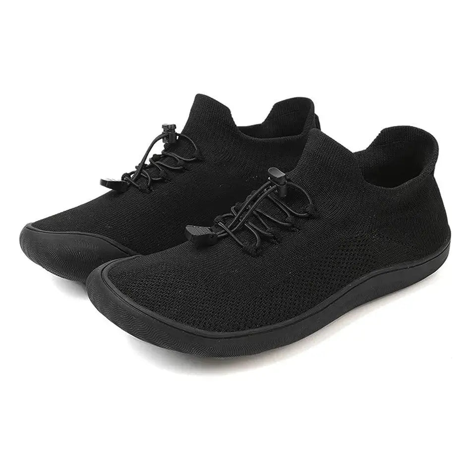Men's casual shoes with a modern toggle lace look