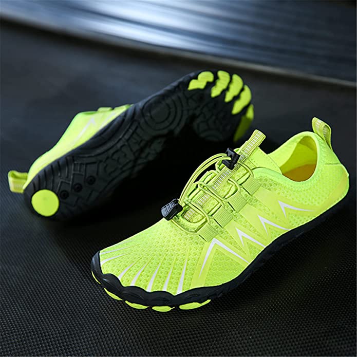 Men's breathable casual shoes, perfect for everyday wear and light exercise.